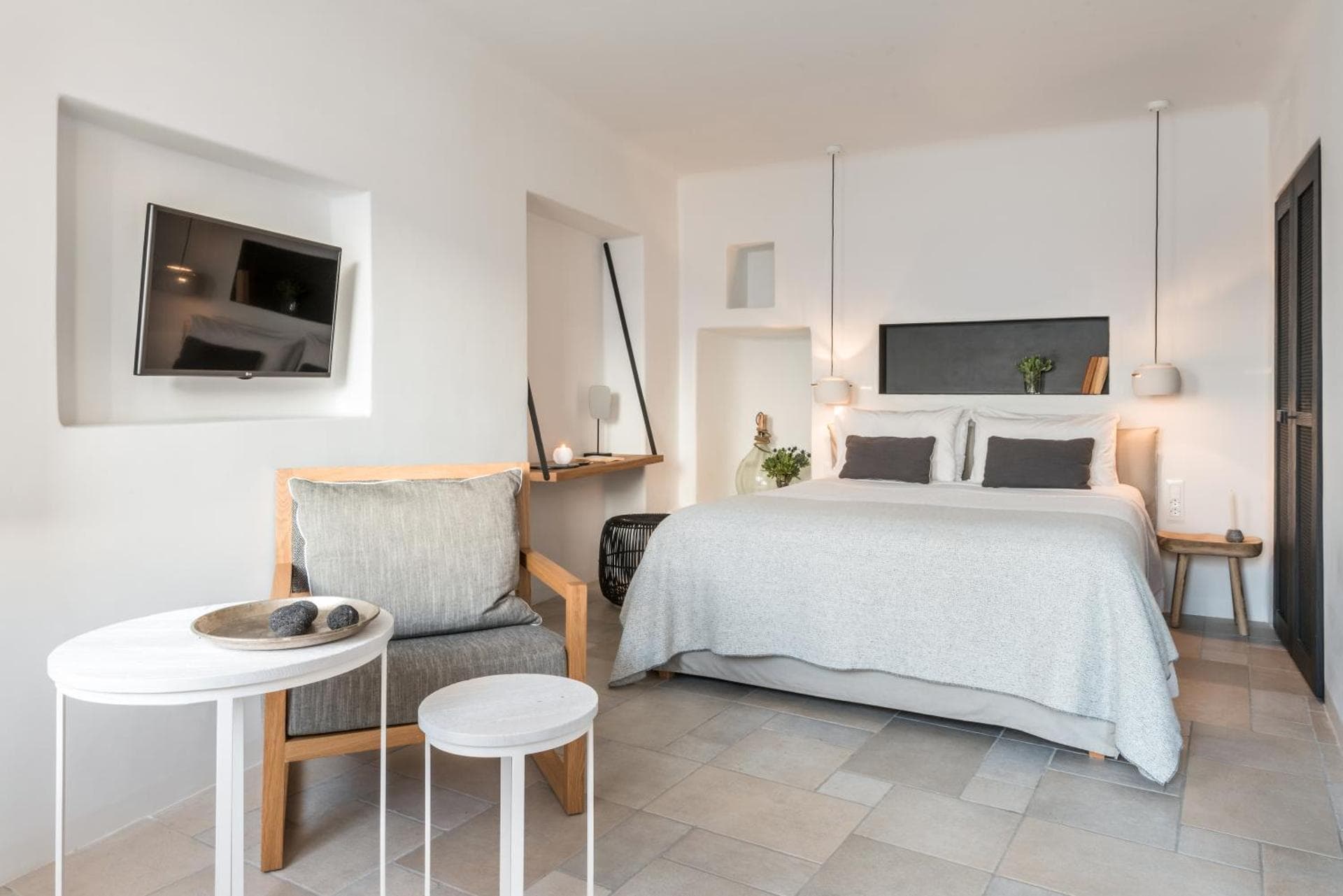 Junior Suite with Caldera View