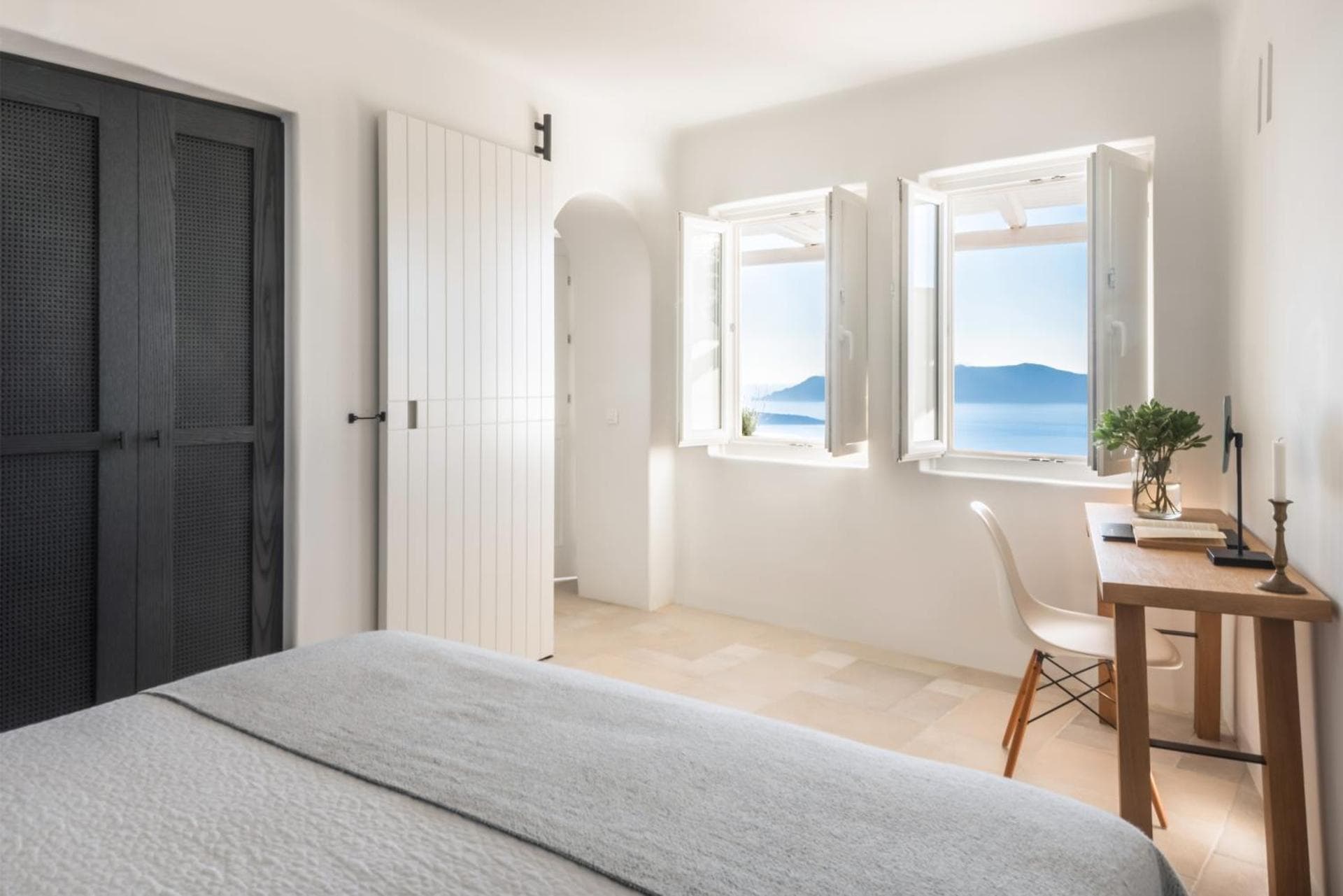 Senior Suite with Caldera View
