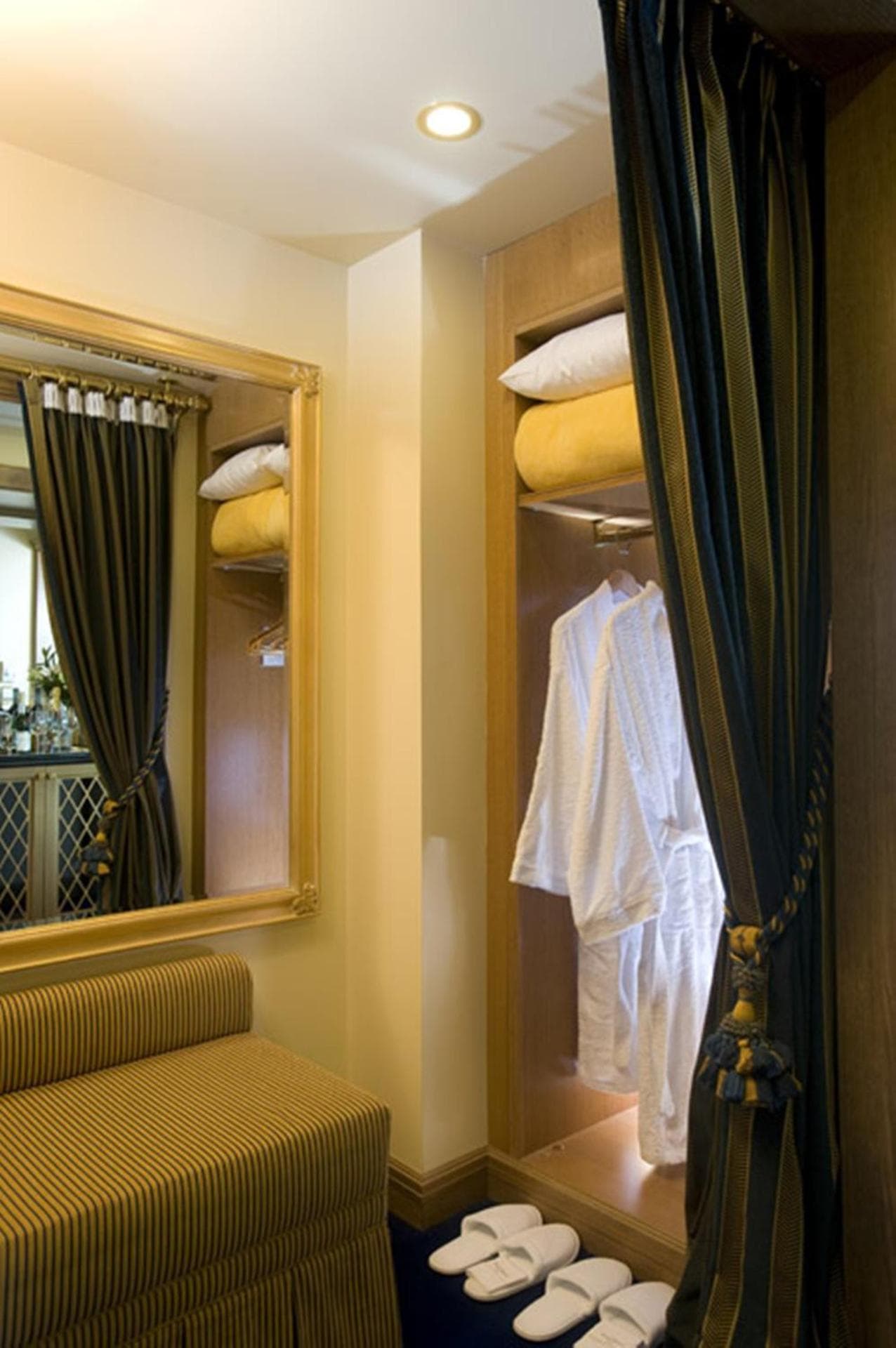 Athenian Panorama Room