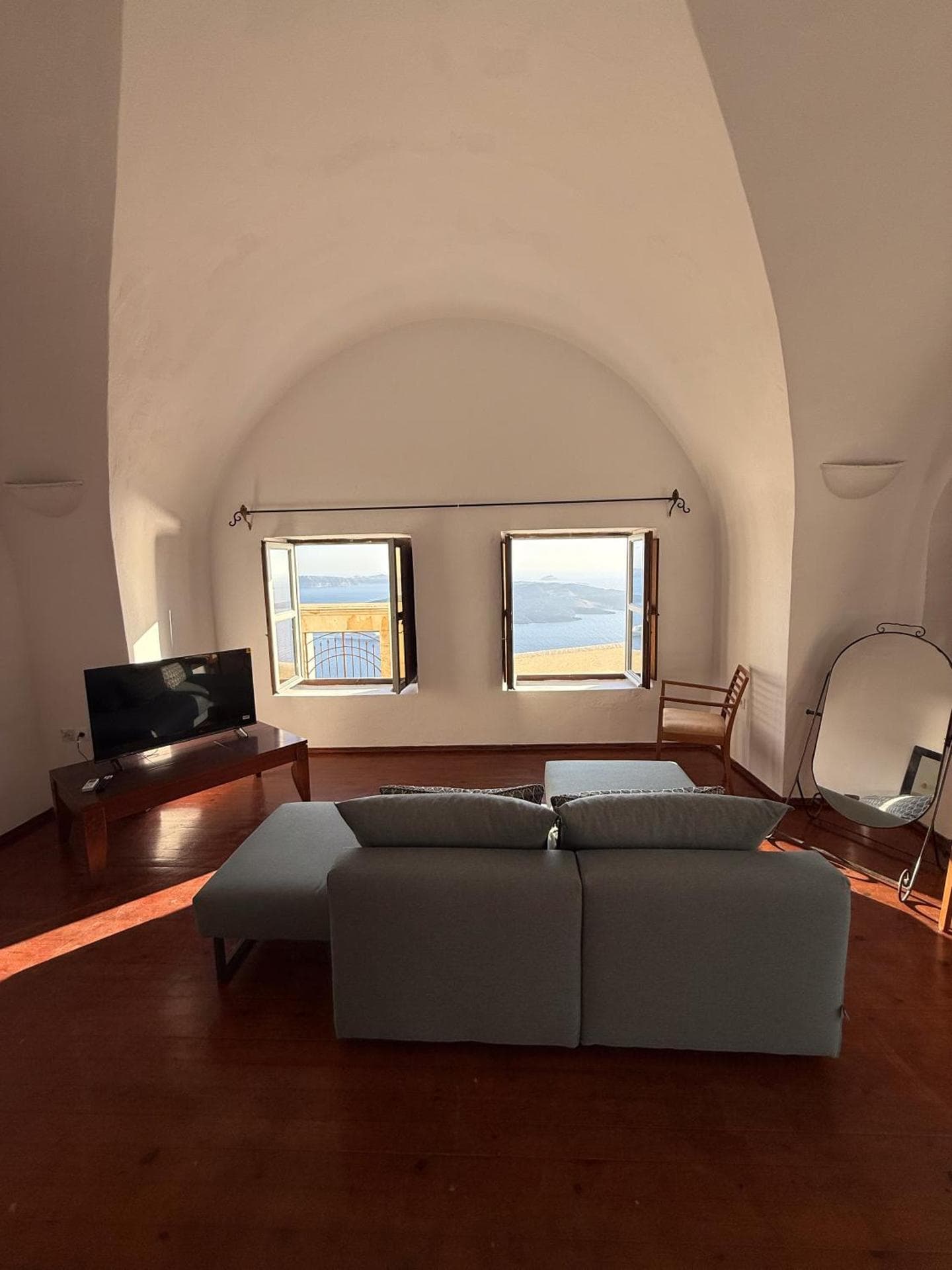 CLASSIC SUITE WITH CALDERA VIEW & SHARED POOL