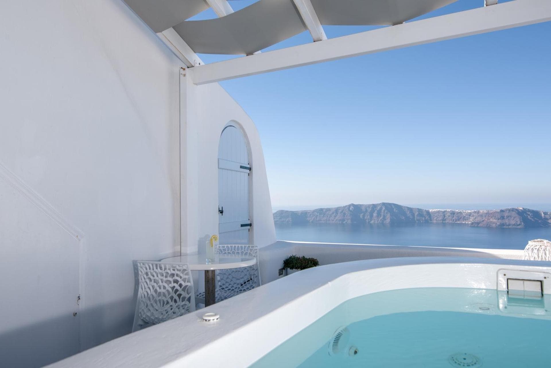 Executive Suite with Outdoor Hot Tub and Caldera View