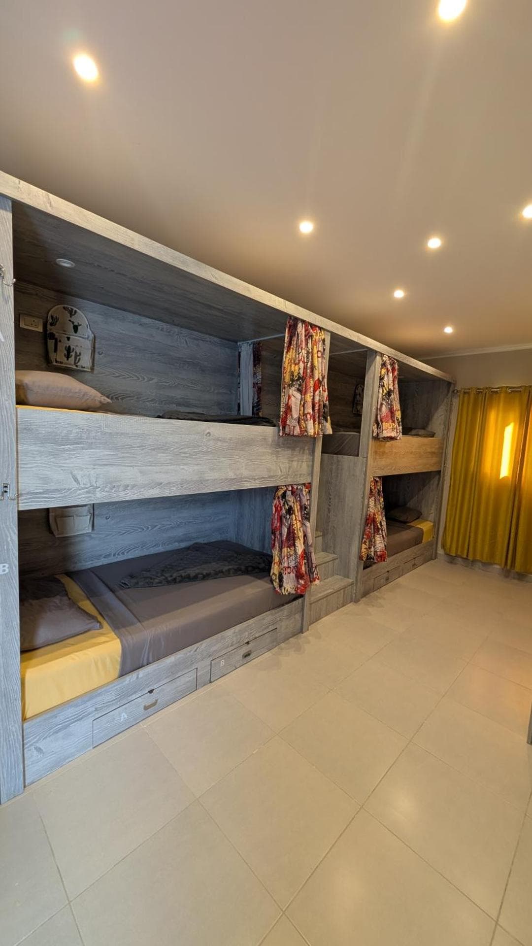 Bunk Bed in Mixed Dormitory Room