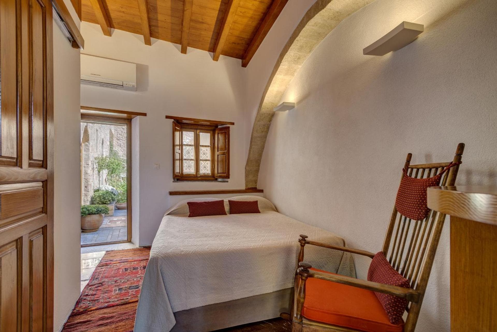 MALVASIA HOTEL