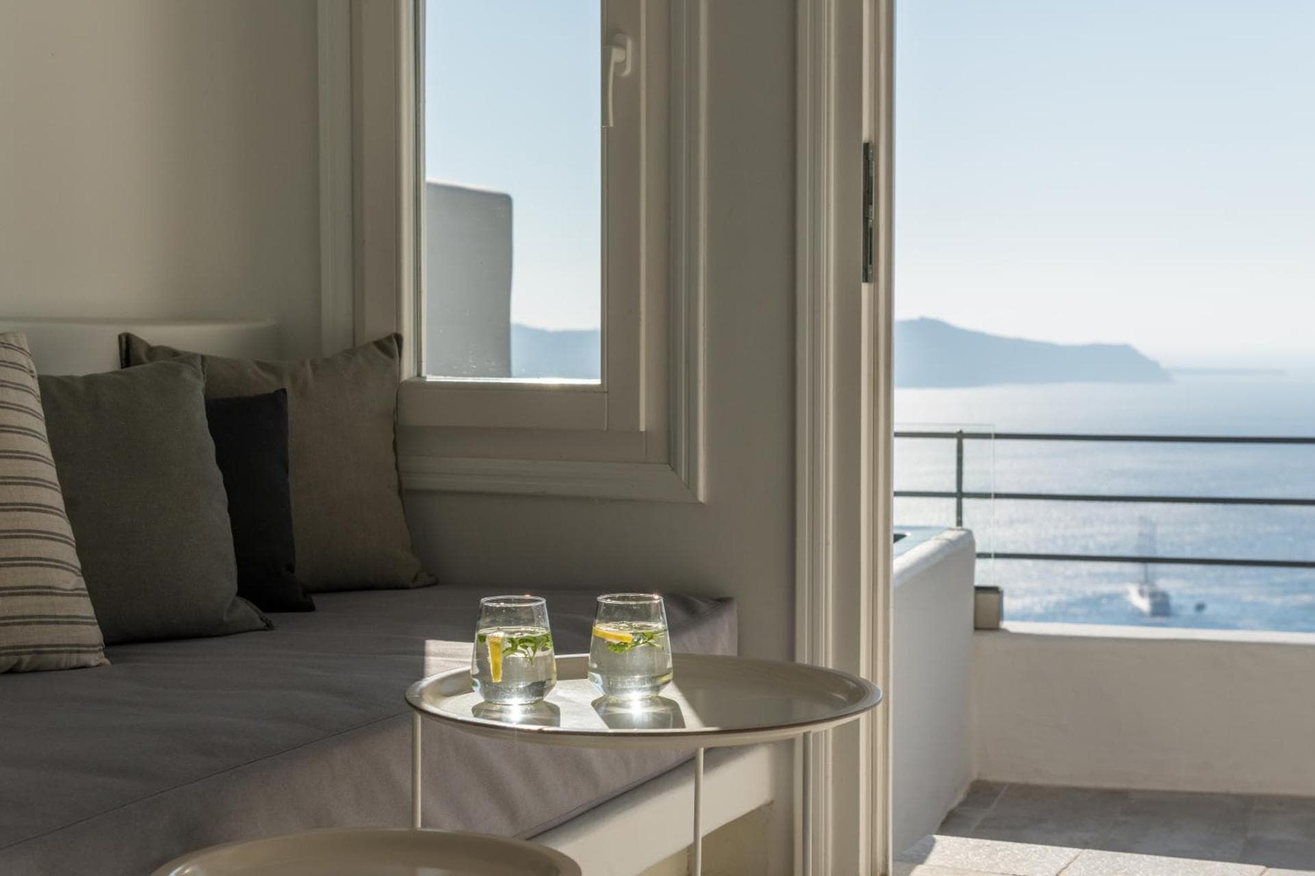 Deluxe Suite with Hot Tub and Caldera View