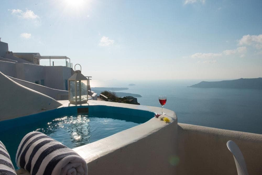 Junior Suite with Outdoor Hot Tub and Caldera View