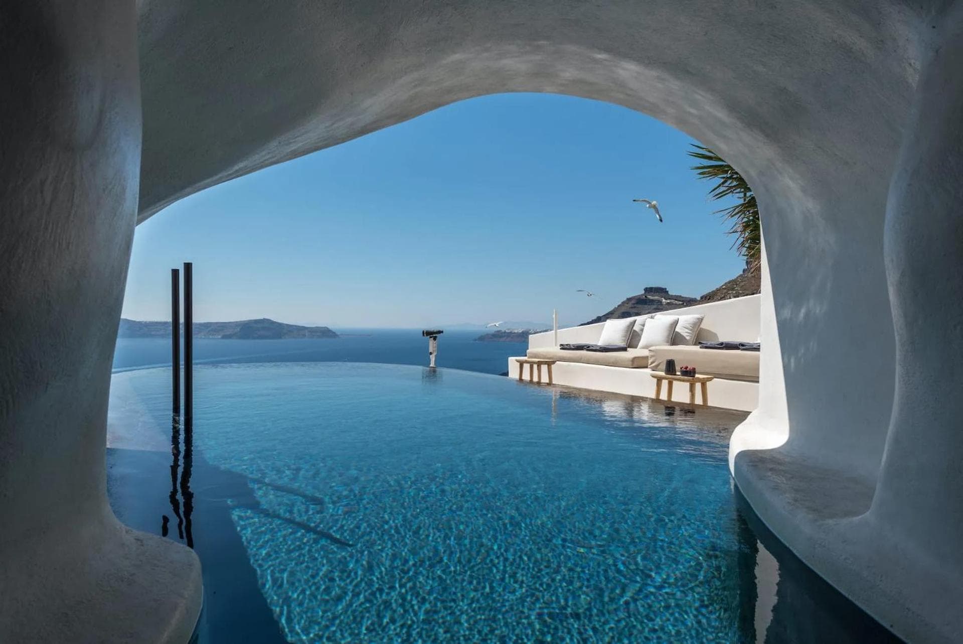 PORTO FIRA SUITES