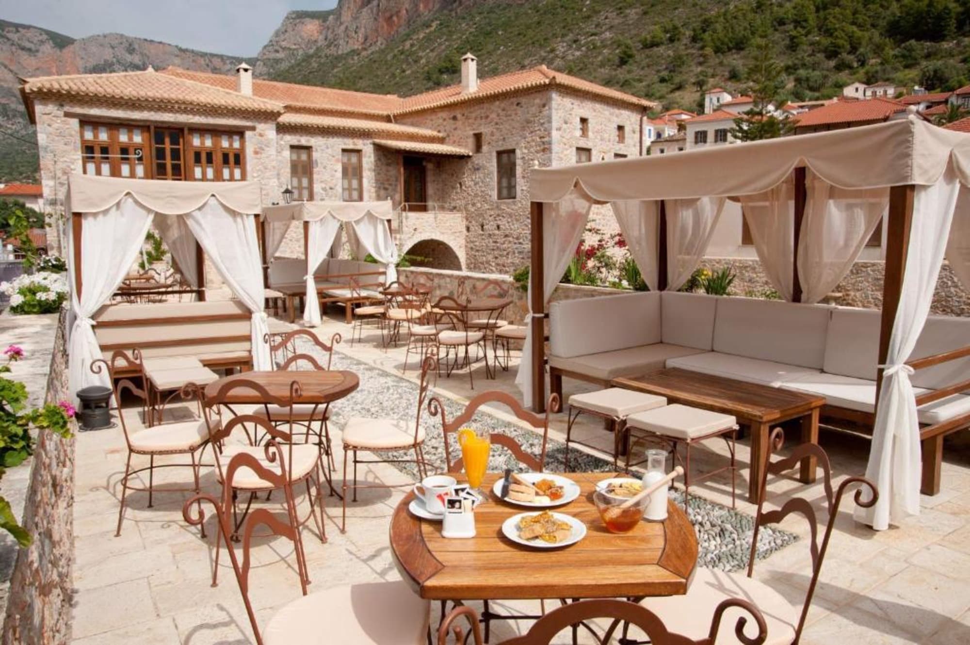 About Mansion Hatzipanayiotis