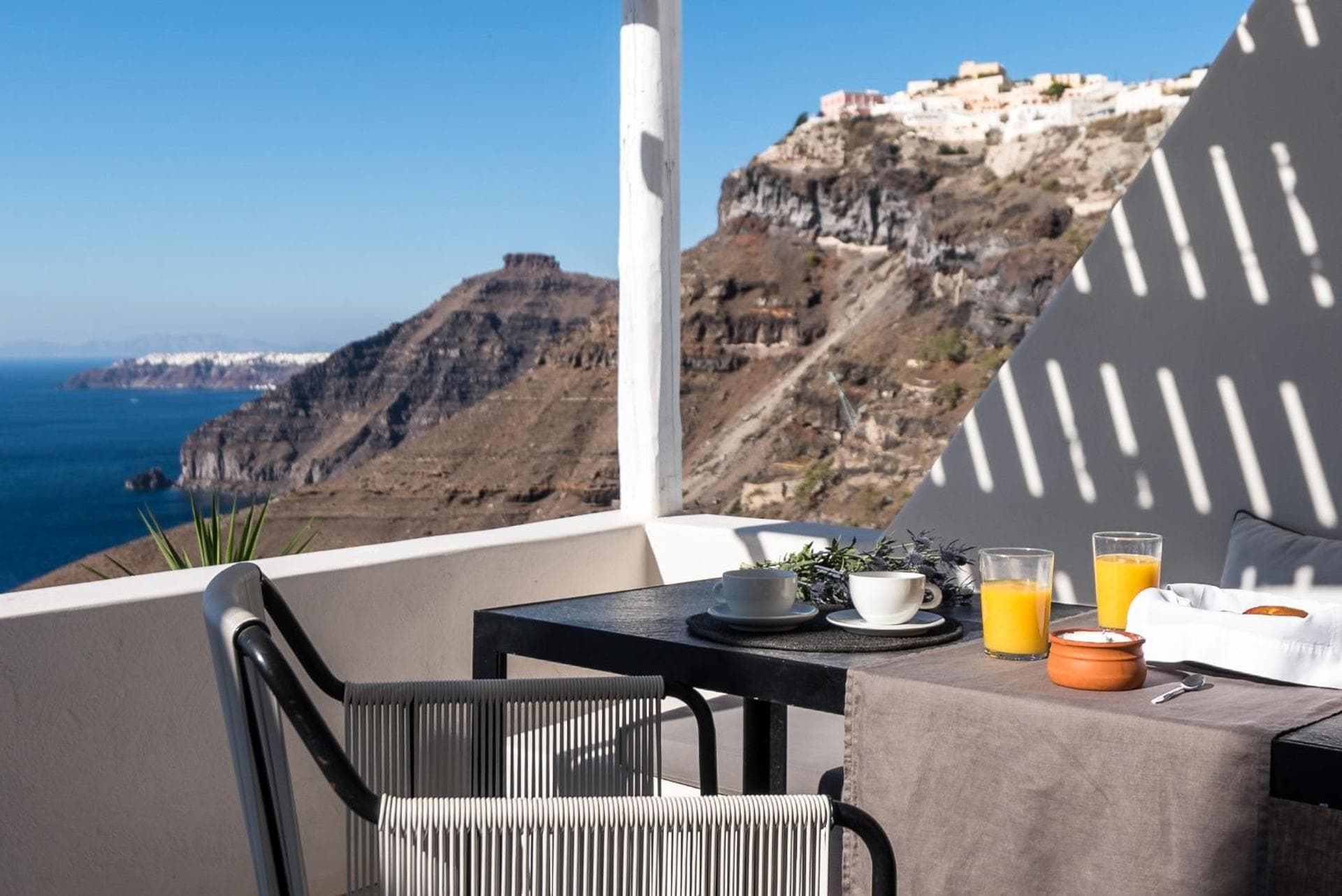 Senior Suite with Caldera View