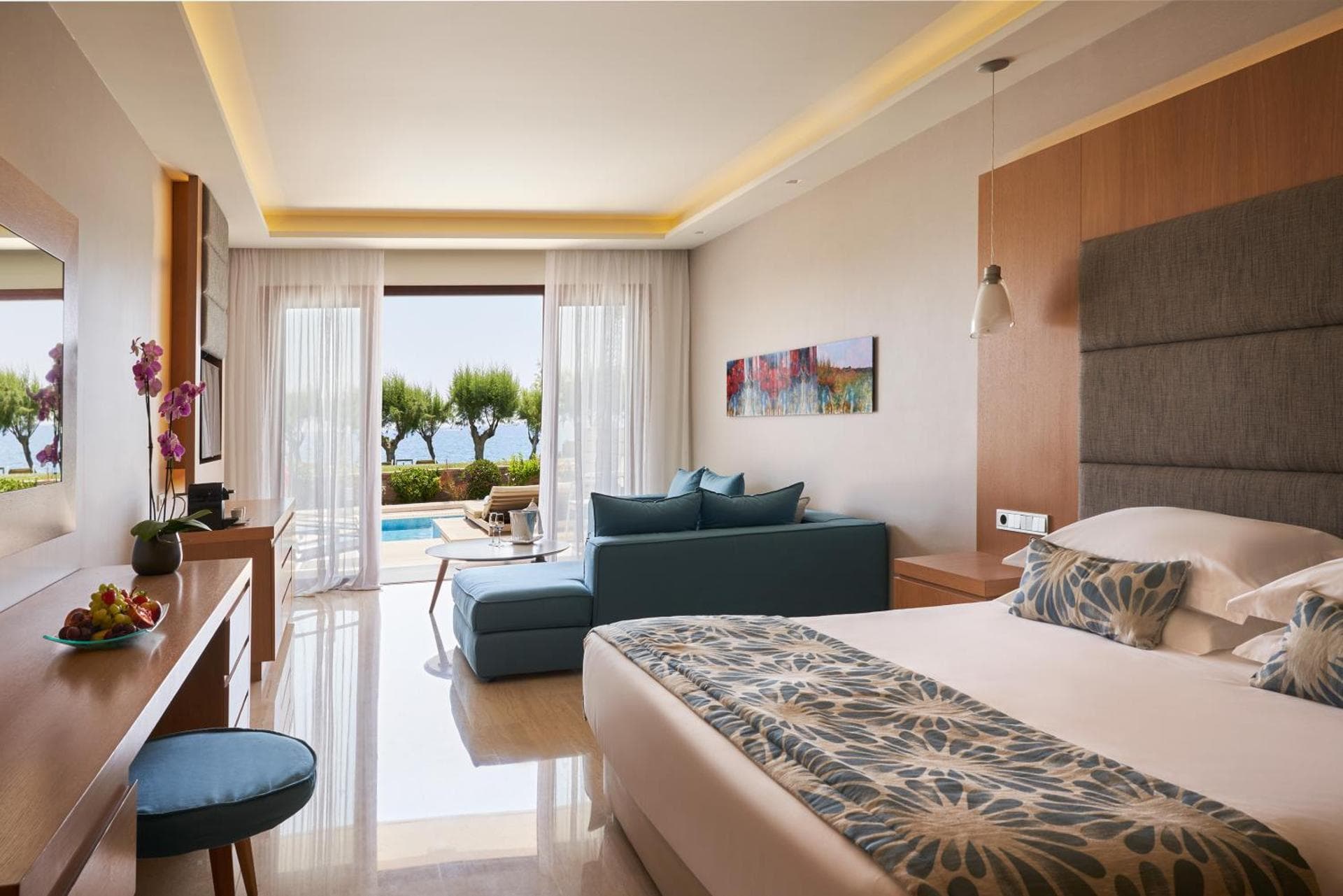 Junior Suite Beach Front Swim up Sea View