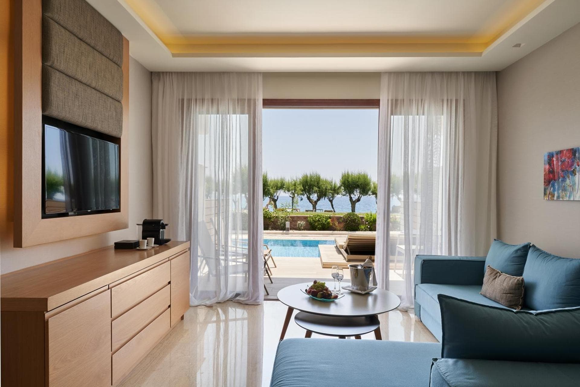 Junior Suite Beach Front Swim up Sea View