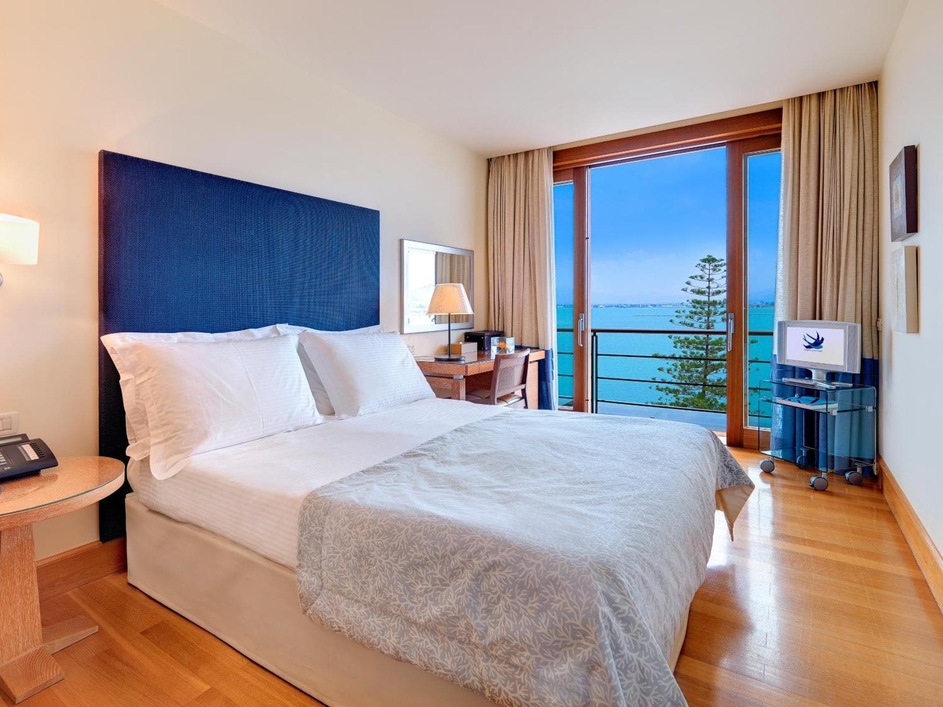 Deluxe Room with Sea View - Ground Floor